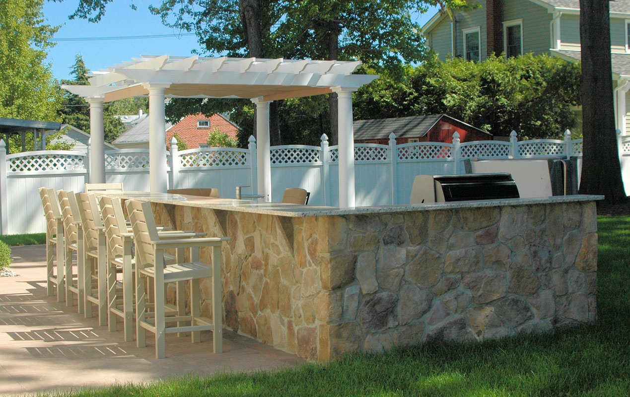 outdoor bar with built in bbq