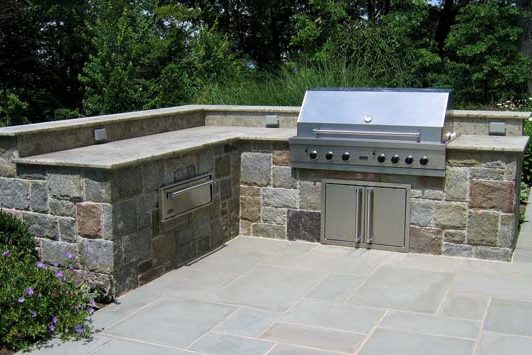 outdoor kitchen, built in bbq, granite countertop